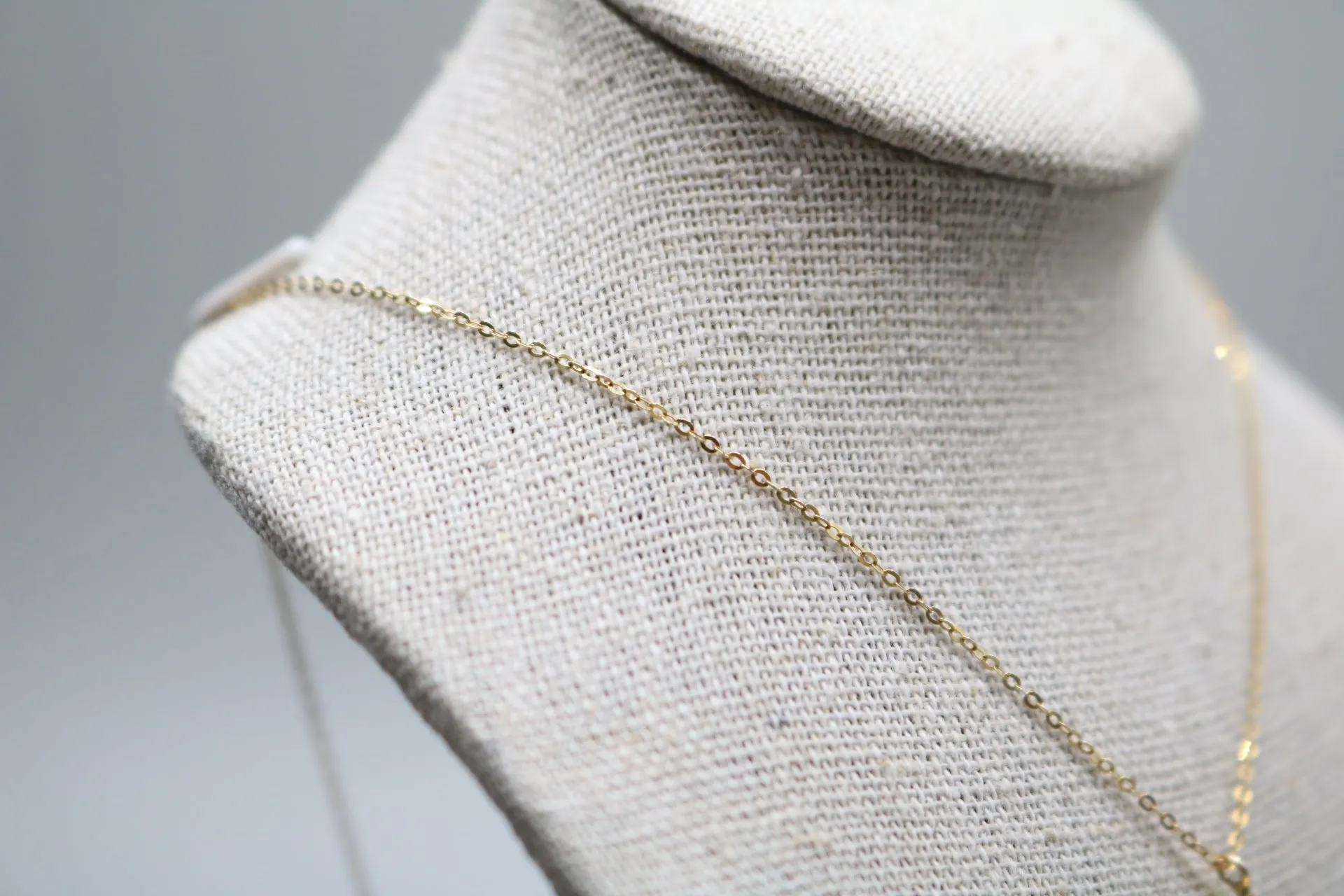 14-Karat Yellow Gold Elegant Chain Necklace with Rectangle Charm