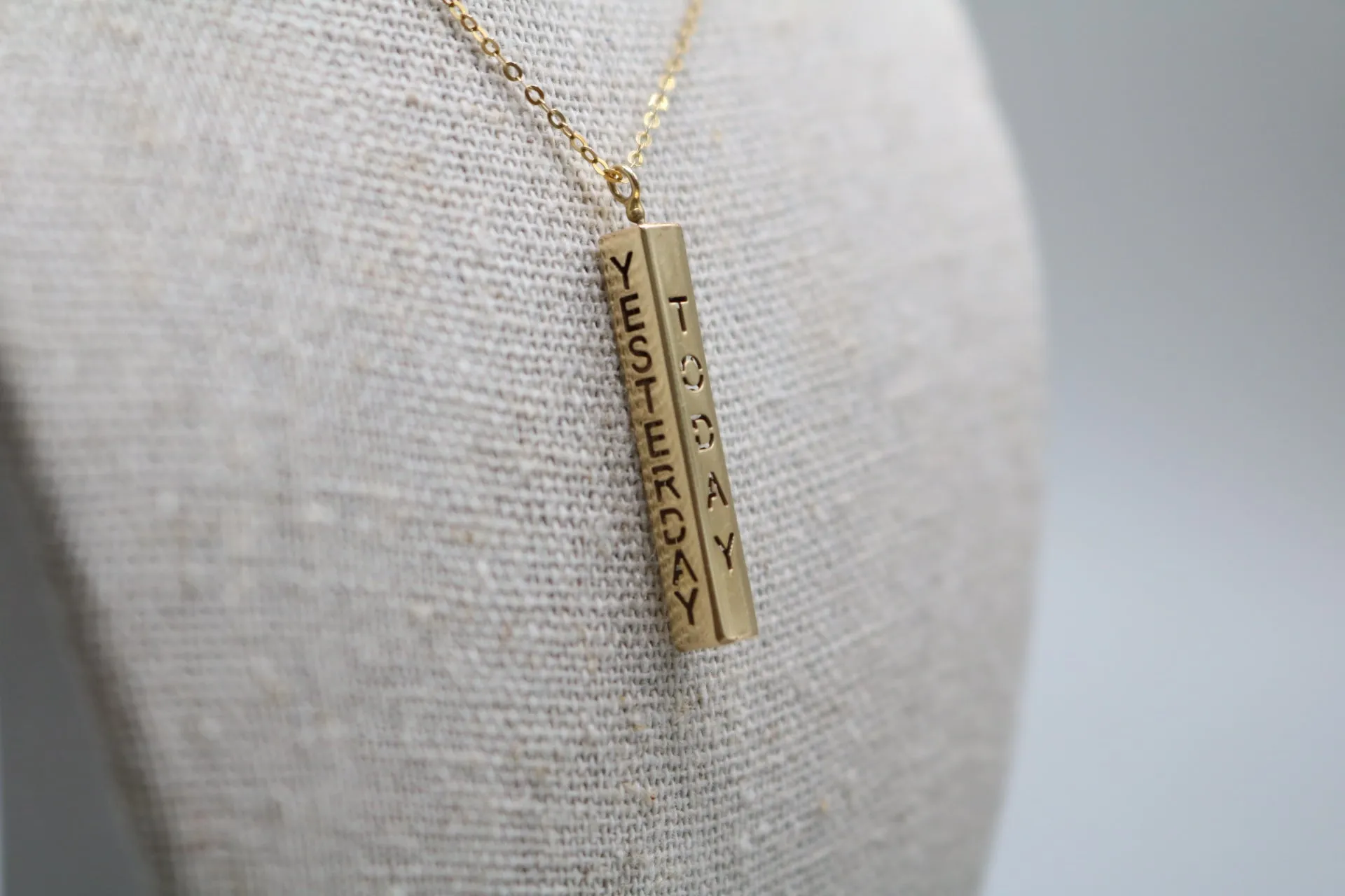 14-Karat Yellow Gold Elegant Chain Necklace with Rectangle Charm