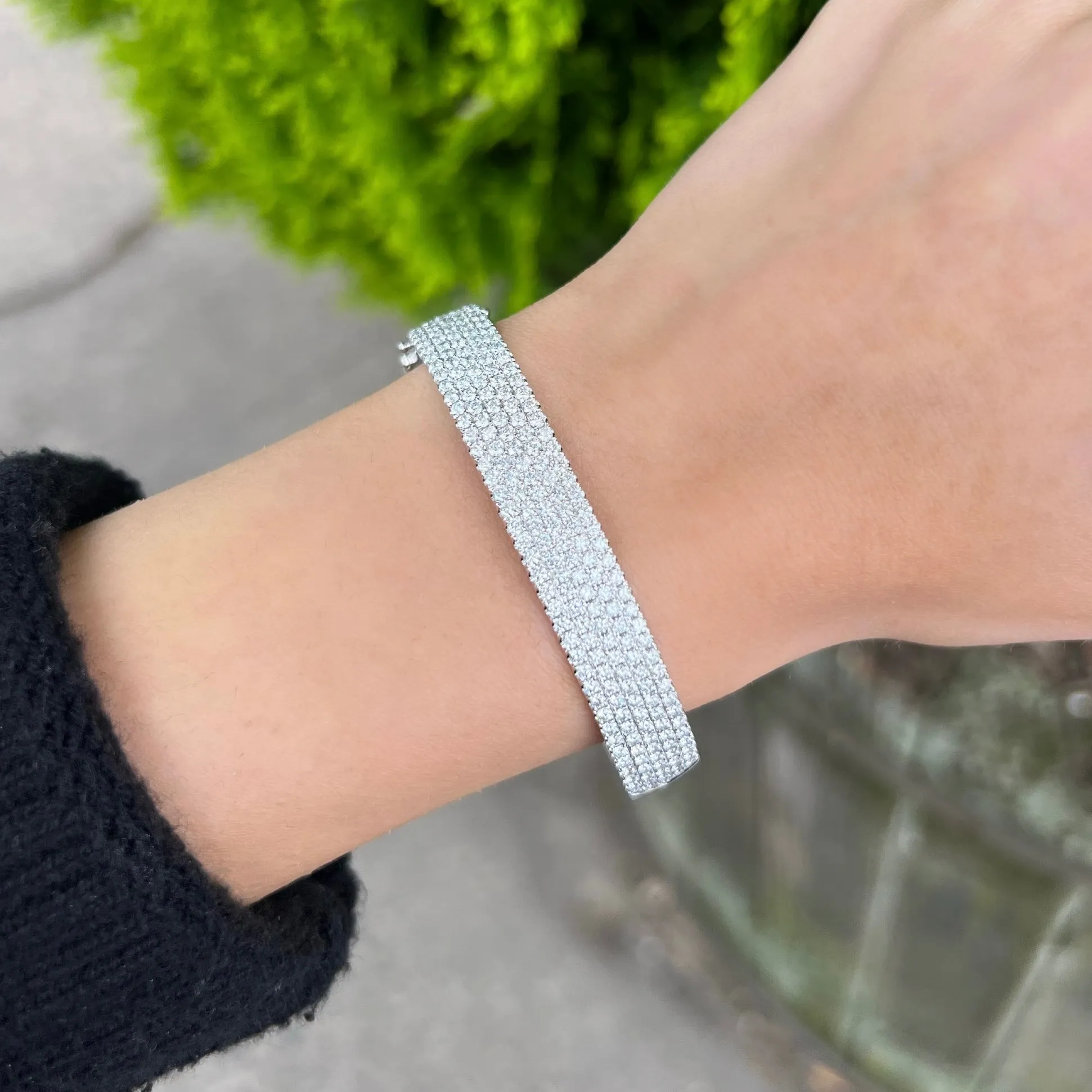 14K GOLD DIAMOND CIGAR BANGLE