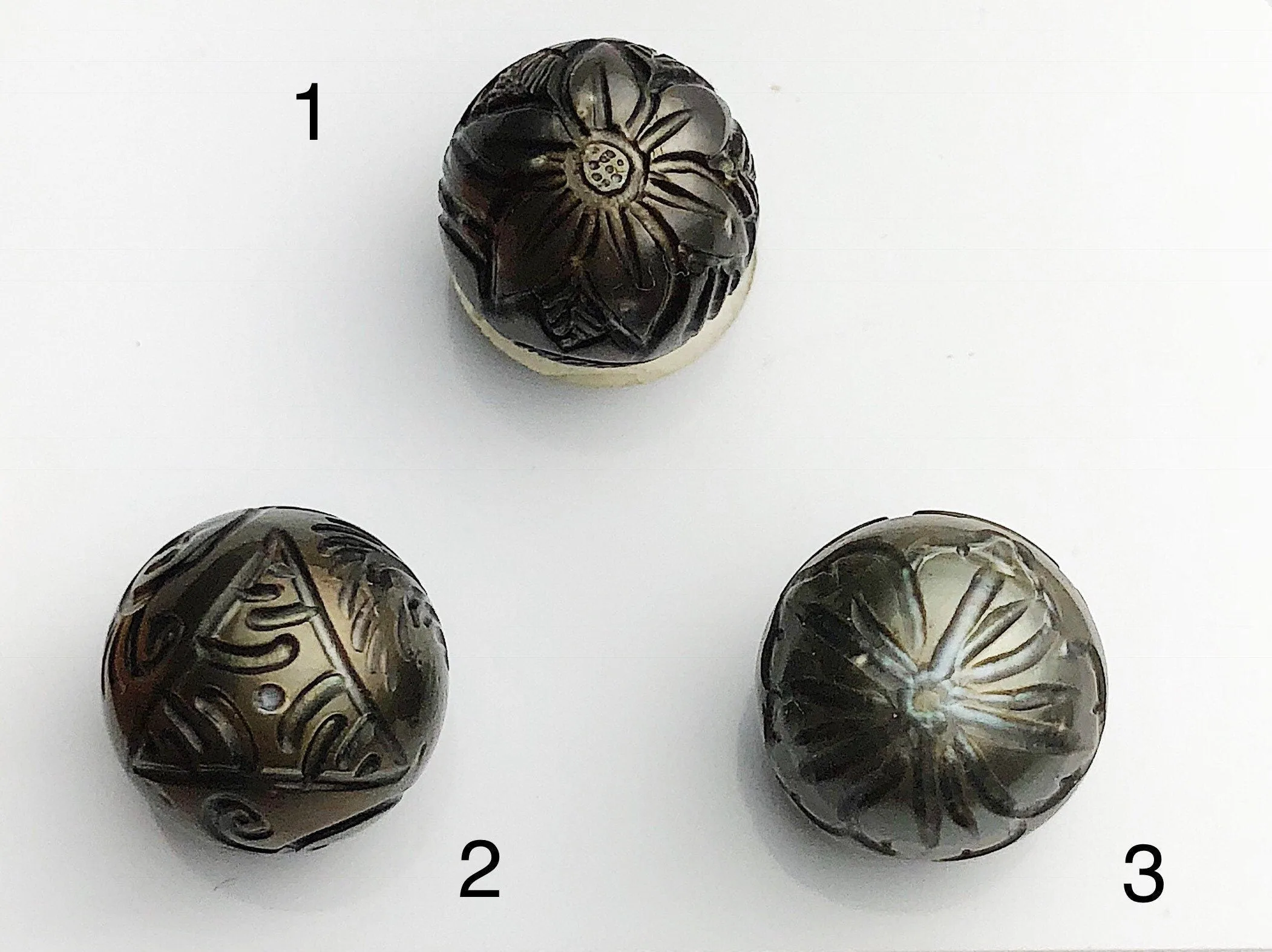Carved Tattoo Tahitian Pearl 14mm (381)