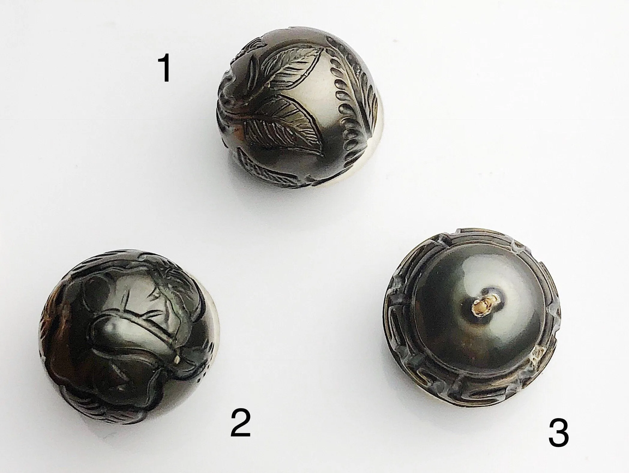 Carved Tattoo Tahitian Pearl 14mm (381)