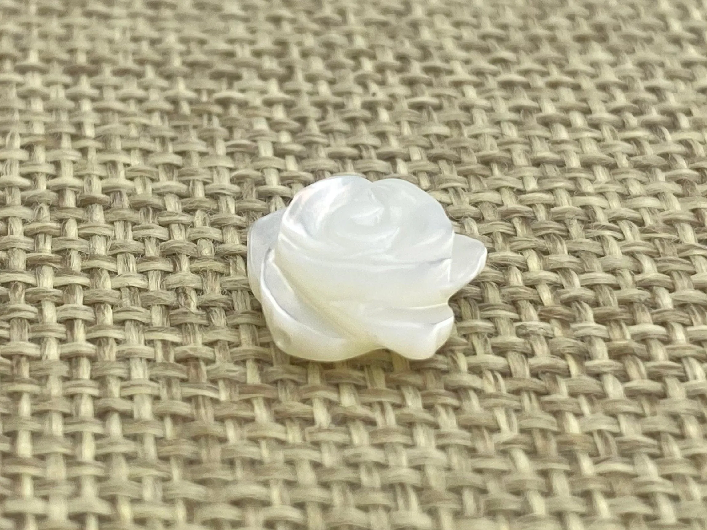 Mother Of Pearls White Rose Beads, Sku#M16