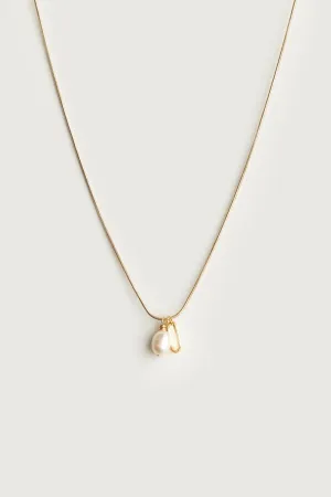 NECKLACE WITH PEARL