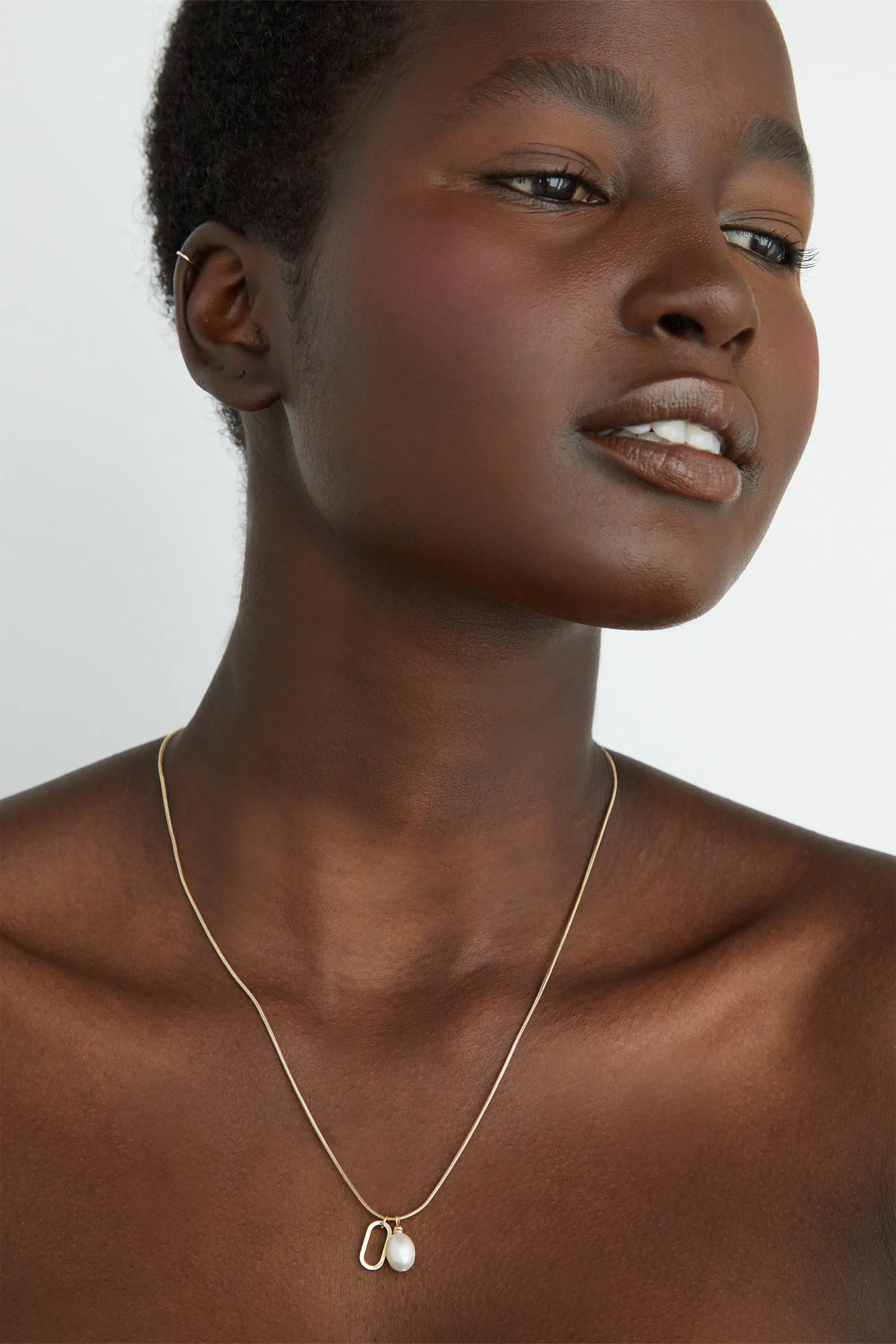NECKLACE WITH PEARL