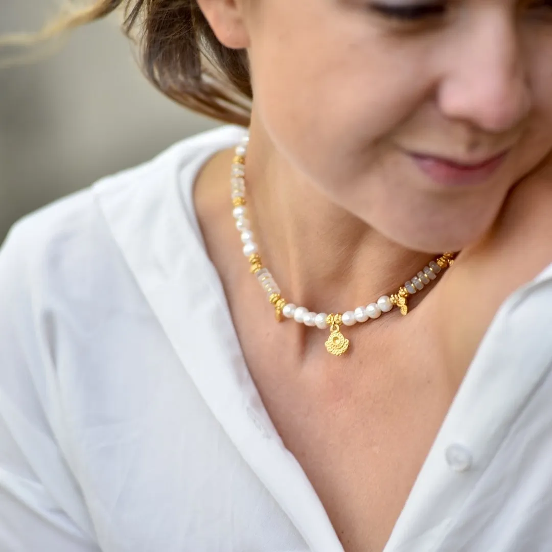 Pearls & Moonstone Good Vibration choker necklace